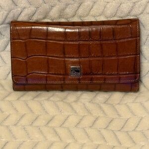 Dooney and Bourke Checkbook Organzier